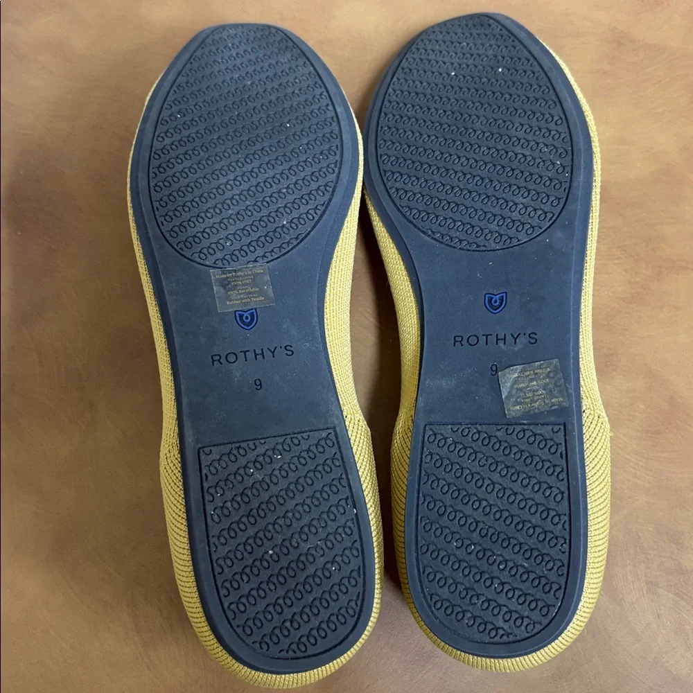 Rothy's Tan Ballet Flats with Black‎ Trim Size 9